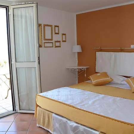 住宿加早餐酒店 Maison Huguette 奇维塔韦基亚