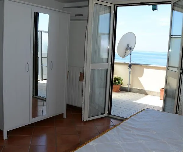 Bed & Breakfast Maison Huguette Civitavecchia